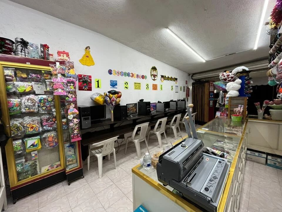 Área de atención e internet de Papelería Margo